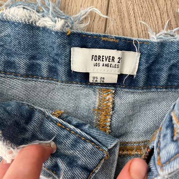 *** Distressed Jean Shorts - Picture 2 of 3